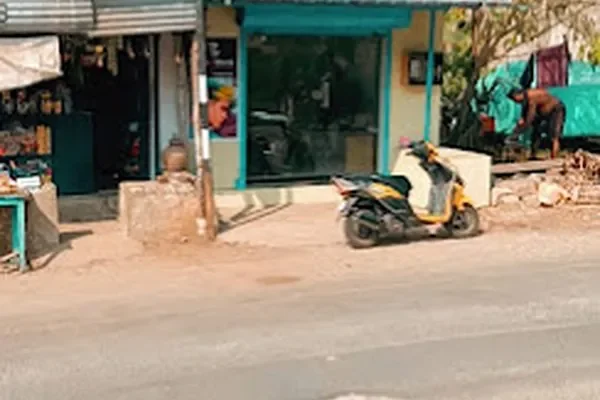 Image of: Mens World Salon Haircuts and Grooming Services