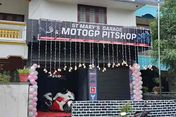 Image of: MotoGP Pitshop - Premium Bike Gear