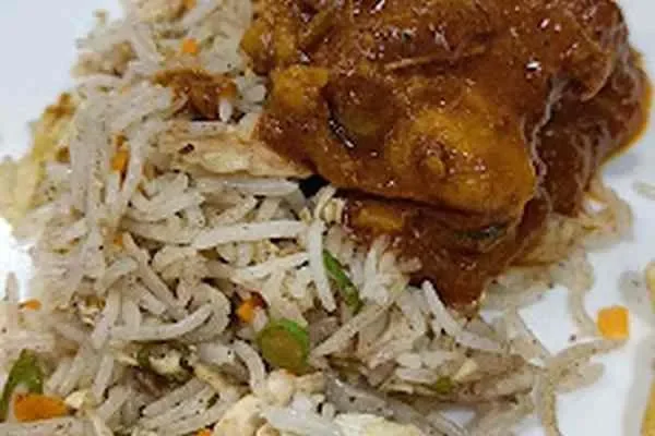 Image of: Mubarak Hotel - Delicious Meals & Traditional Indian Flavors