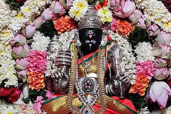 Image of: Mun Udhitha Nangai Amman Temple - Divine Blessings at Nangai Amman Temple
