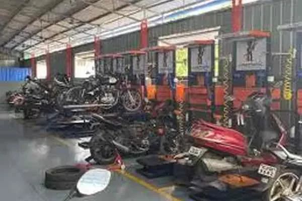 Image of: N Murugan Workshop - Expert Bike Repairs