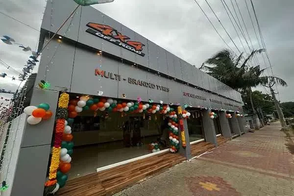 Image of: 4x4 OffRoad Car Wash (Anbukarasi Tyres)