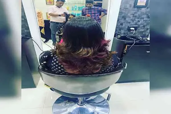 Image of: Oleey Unisex Saloon & Spa: Relaxing Spa and Hair Services for All