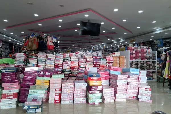 Image of: One Stop Textiles Unnamalaikadai - Textile Store & Garments