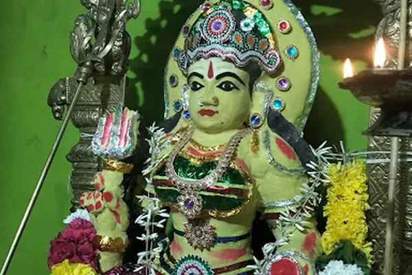 Image of: Panaivai Sri Muthupechiyamman Temple Erachakulam - Divine Blessings