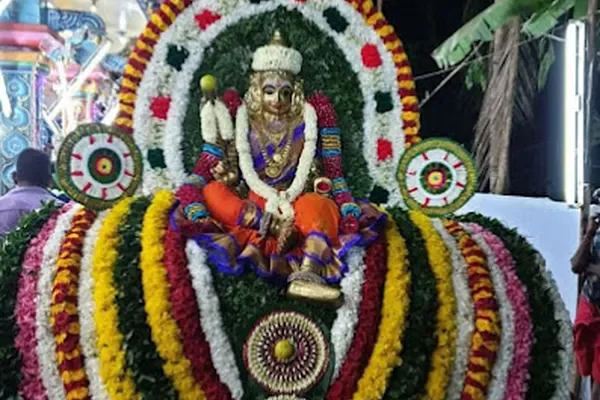 Image of: Panikankudieruppu Mutharamman Temple Thengamputhur - Divine Blessings