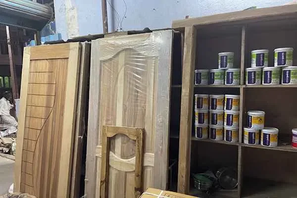 Image of: RTN hardware and glass