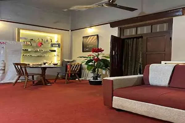 Image of: Roshni's Bridal Skin Hair Unisex Studio – Expert Bridal Beauty Services