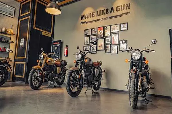 Image of: Royal Enfield Showroom - Chandra Motors