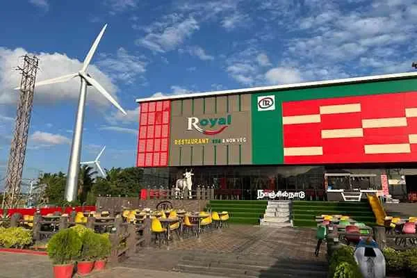 Image of: Royal Restaurant - Fine Dining with Traditional Dishes