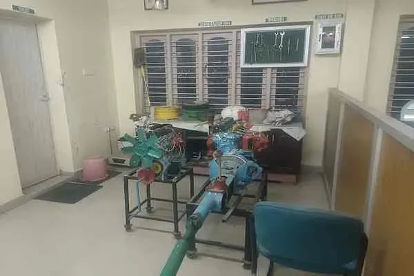 Image of: Royal Driving School - Expert Driving Courses for All Levels