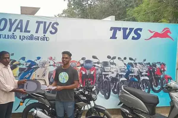 Image of: Royal Motors - TVS Bike Showroom