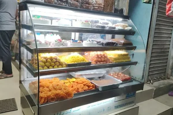 Image of: S.M. Bakery Delicious Treats Freshly Baked Daily