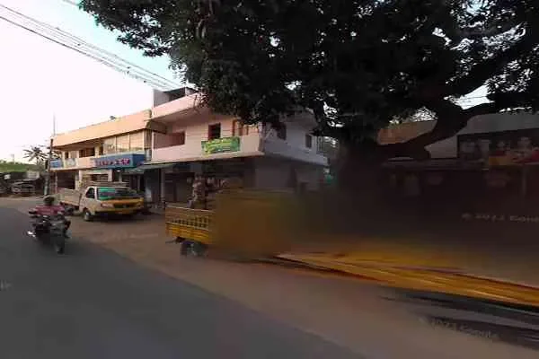 Image of: Salaalah Restaurant - Tasty Cuisine and Family Dining