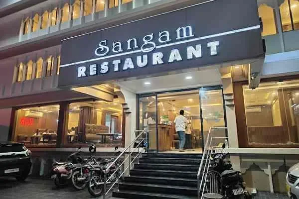 Image of: Sangam Restaurant - Local Cuisine & Family Dining