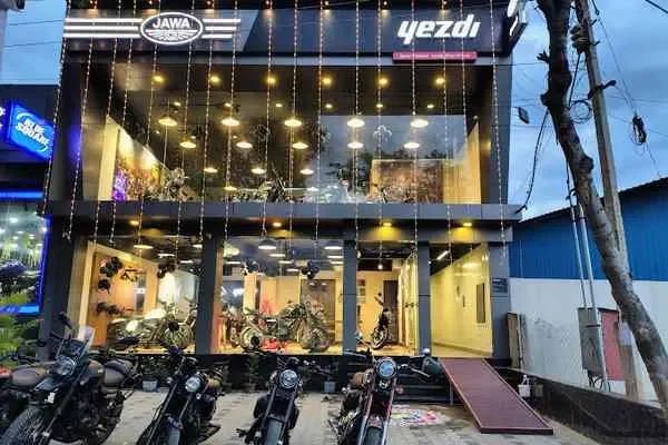 Image of: Saran Classics - Vintage Bike Customization