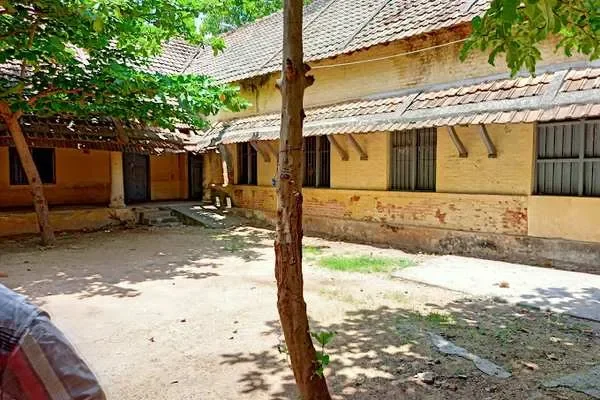 Image of: Sathavathani Sheikh Thambi Pavalar School