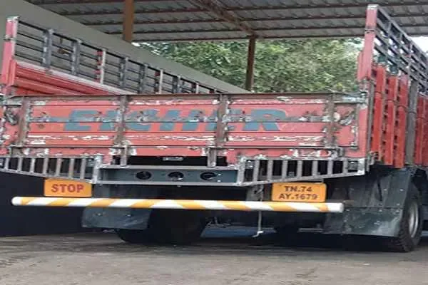 Image of: Sree sarvesh lorry tinkering work