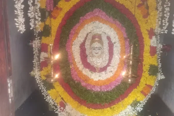 Image of: Sri Bathireswari Amman Temple Kottadai-Kuzhithurai