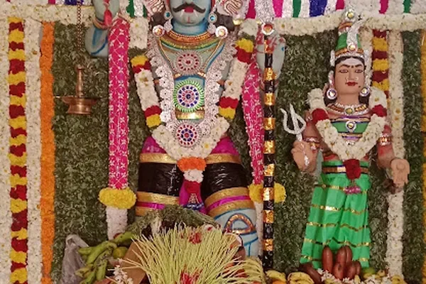 Image of: Sri Karuppasamy Temple - Sacred Blessings at Karuppasamy Temple