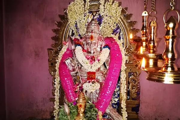 Image of: Murugan Temple Thenthamaraikulam