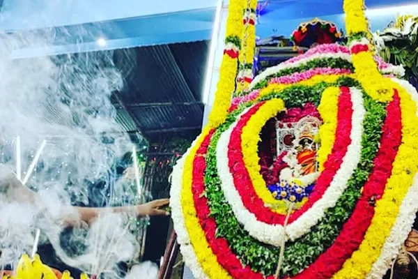 Image of: Sri Mutharamman Temple - Divine Blessings at Mutharamman Temple