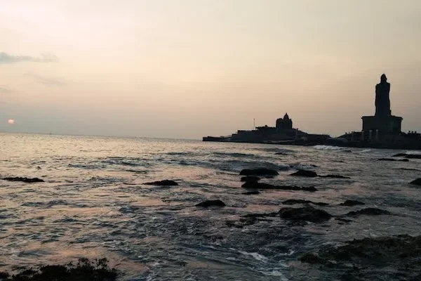 Image of: Sunrise Calendar at Vivekananda Rock Memorial Kanyakumari