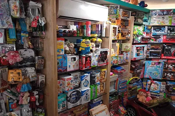 Image of: Supreme Collections