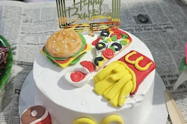 Image of: Delicious Custom Cakes from The Chosen Cakes