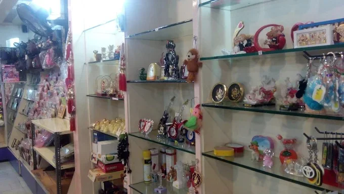 Image of: The Gift Shop in Madurai Main