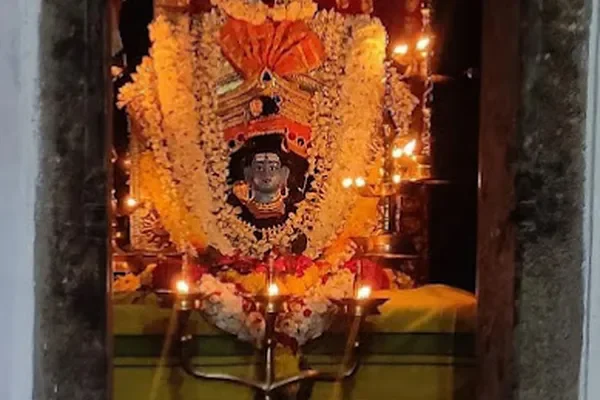 Image of: Thirukuntreshwaram Sri Mahadevar Thirukovil Valvaithankoshtam