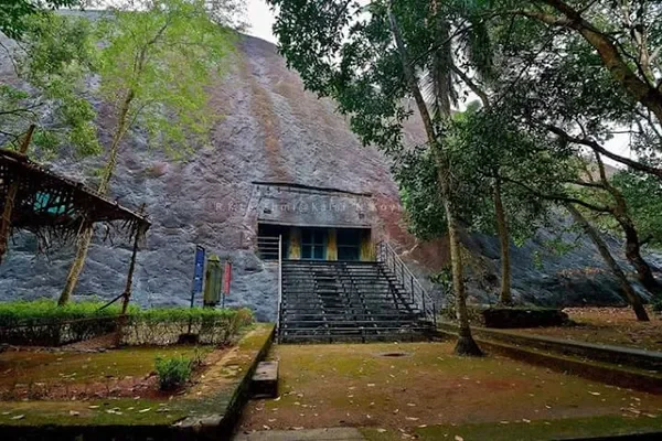 Image of: Thirunanthikarai Kudaivarai Kovil Thirunanthikarai