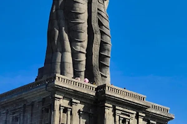 Image of: Thiruvalluvar Statue - Iconic Landmark of Tamil Nadu