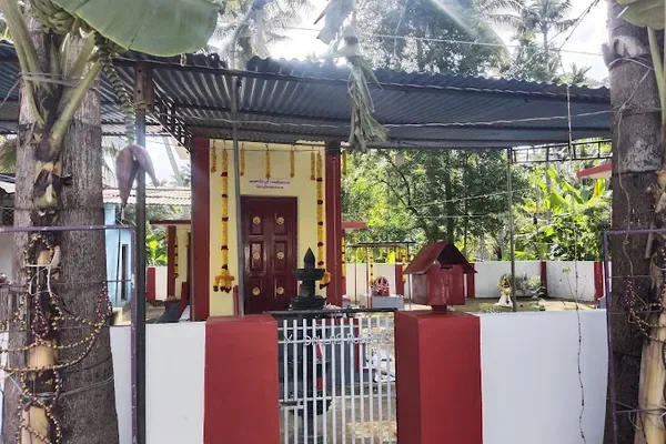 Image of: Thozhiyaraikavu Bahavathi Amman Temple: Sacred Bahavathi Amman Temple