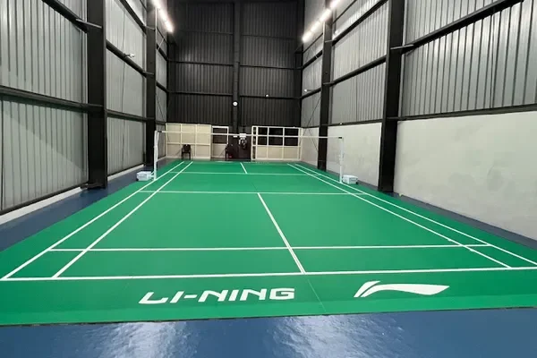 Image of: V Shuttle Badminton Academy - Badminton Coaching and Courts