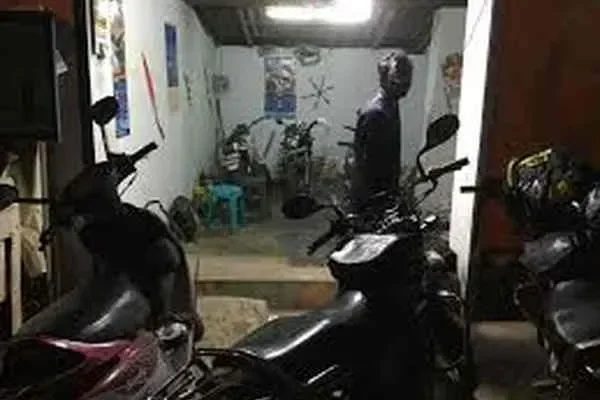 Image of: Vicky Workshop - Expert Motorcycle Service