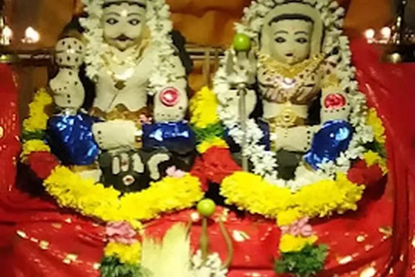 Image of: Vishwakarma Samuthaya Mutharamman Koil - Pilgrimage to Alur Mutharamman Temple