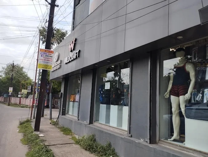 Image of: Wildcraft And American Tourister in Iyer Bungalow