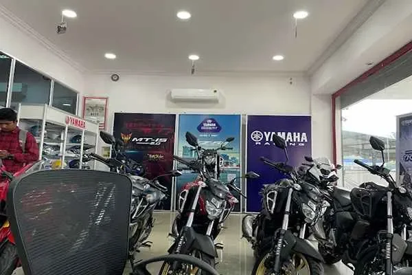 Image of: Yamaha Motor Showroom- Kavin Auto Agency