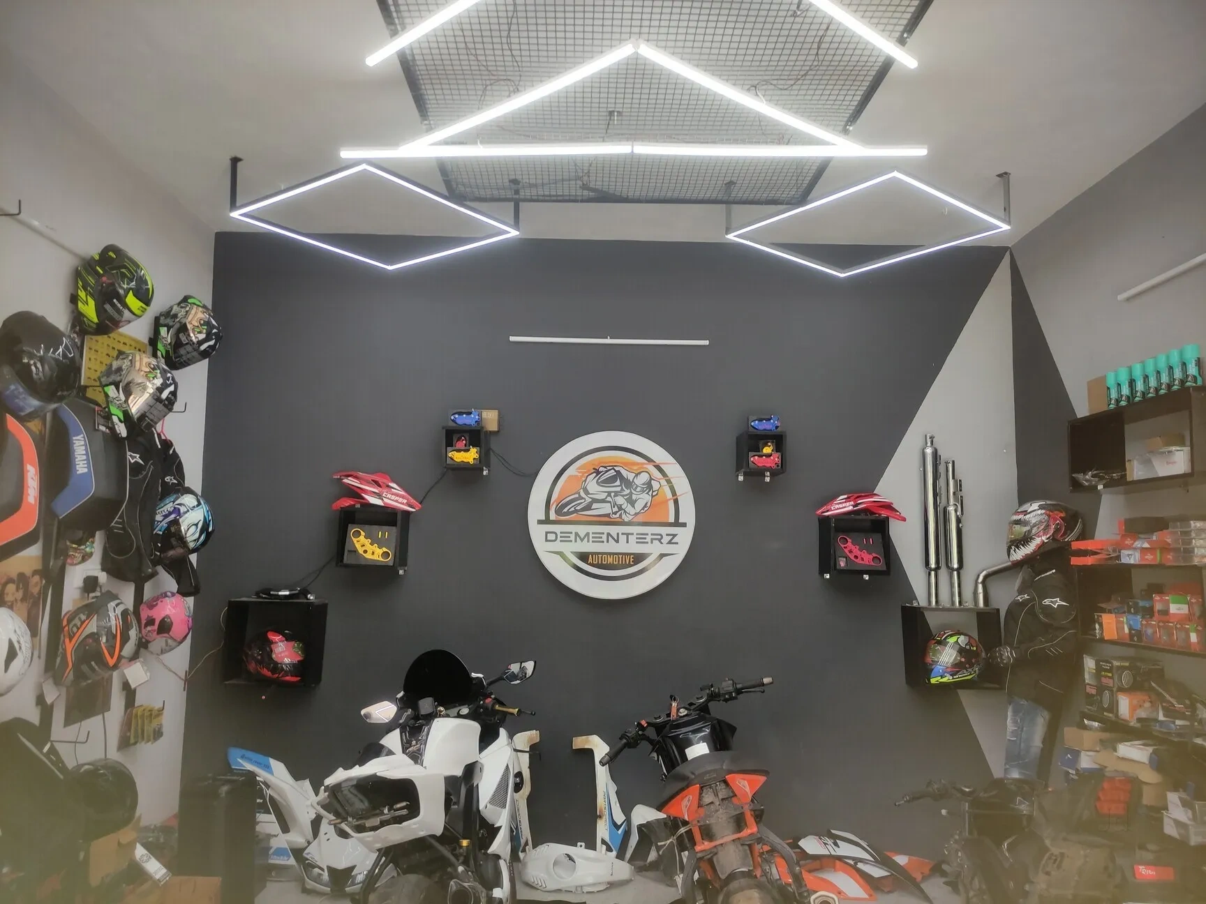 Image of: Dementerz Automotive - Premium Auto Service