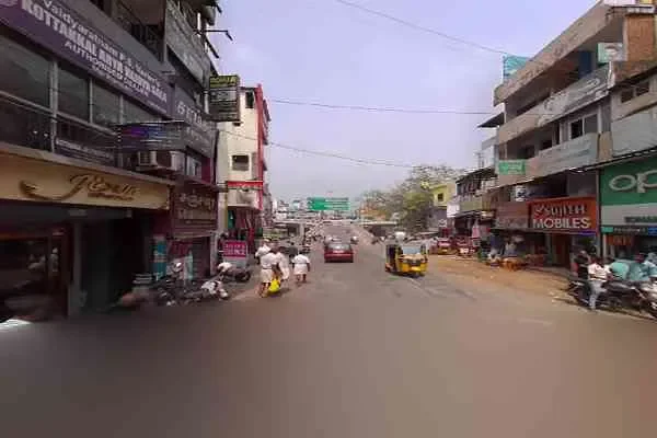 Image of: Kalaisree Beauty Parlour - Traditional and Modern Beauty Treatments