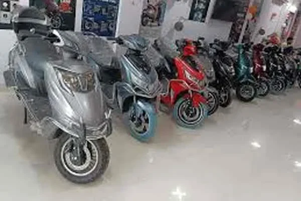 Image of: Komaki Showroom - Electric Vehicle Sales