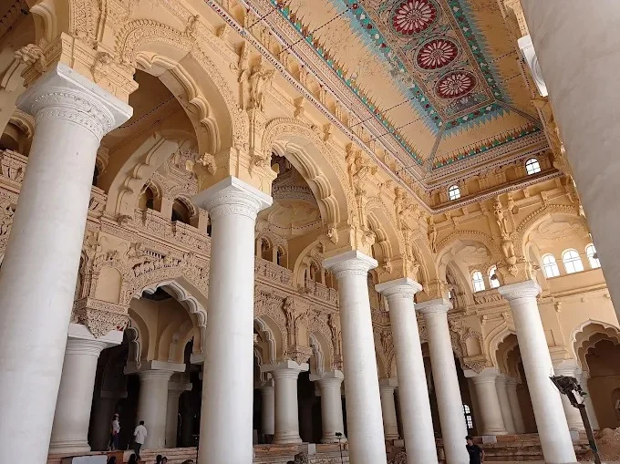 Image of: Mannar Thirumalai Nayakar Aranmanai Park in Mahal