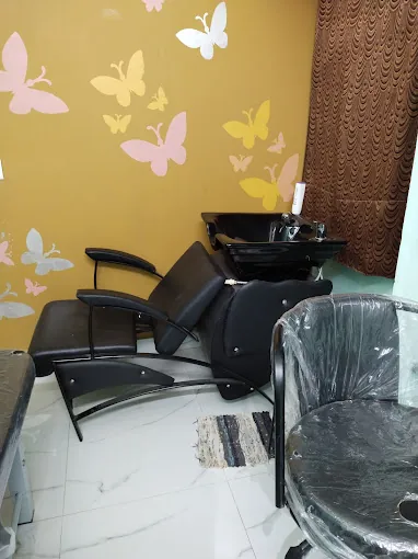 Image of: Bronze Beauty Parlour And Bridal In Ayanavaram 3