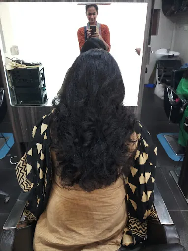 Image of: Dollys Beauty Parlour In Chennai 2