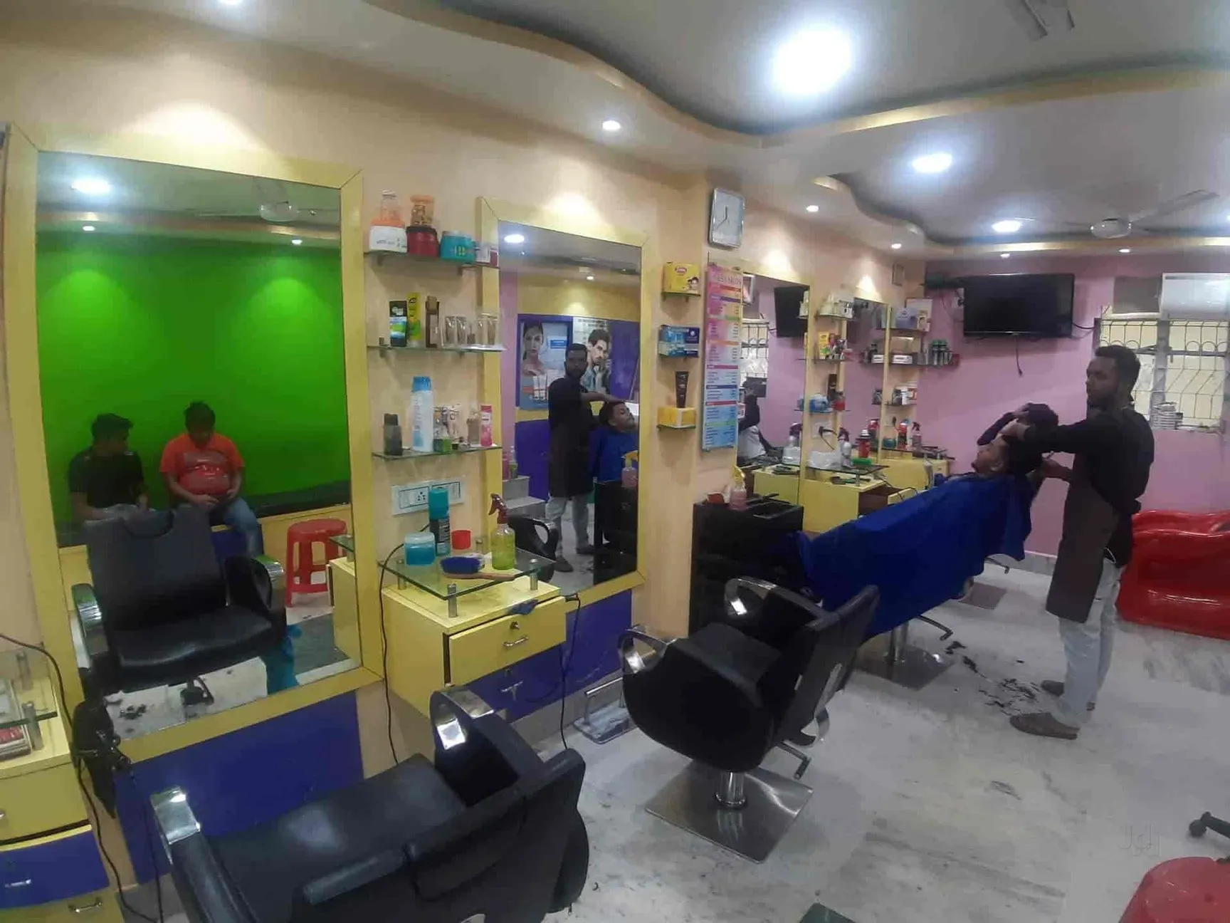 Image of: Floras Professional Womens Exclusive Salon In Alwarpet