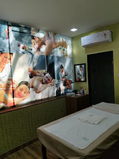 Image of: Green Unisex Salon And Spa In Choolai