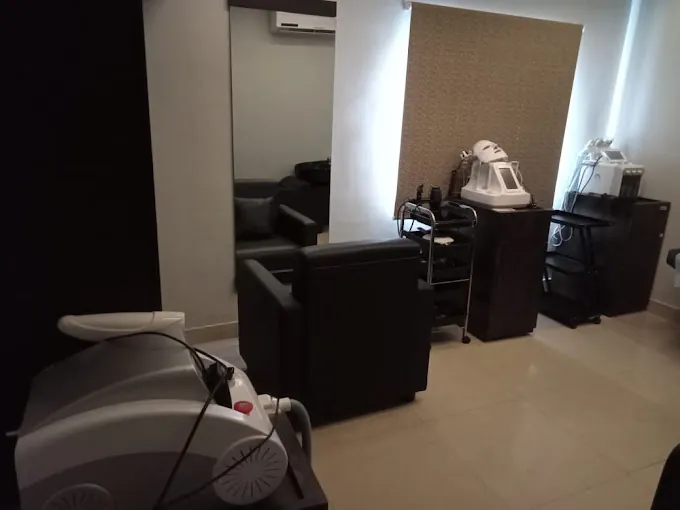 Image of: Le Thia Cares In Anna Nagar 6