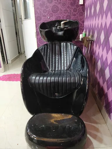 Image of: Manjus Family Salon In Kotturpuram 4