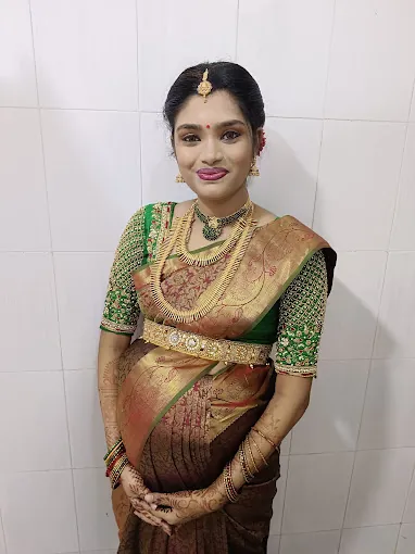 Image of: Naturals Glow Ladies Beauty Salon In Adyar